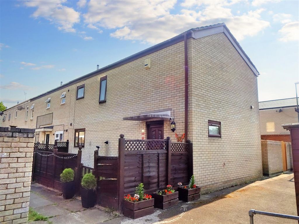 3 bed end terrace house for sale in Hickling Walk, Crawley RH10 Zoopla