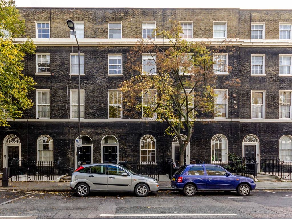 1 bed flat to rent in Calthorpe Street, Bloomsbury, London WC1X, £2,167