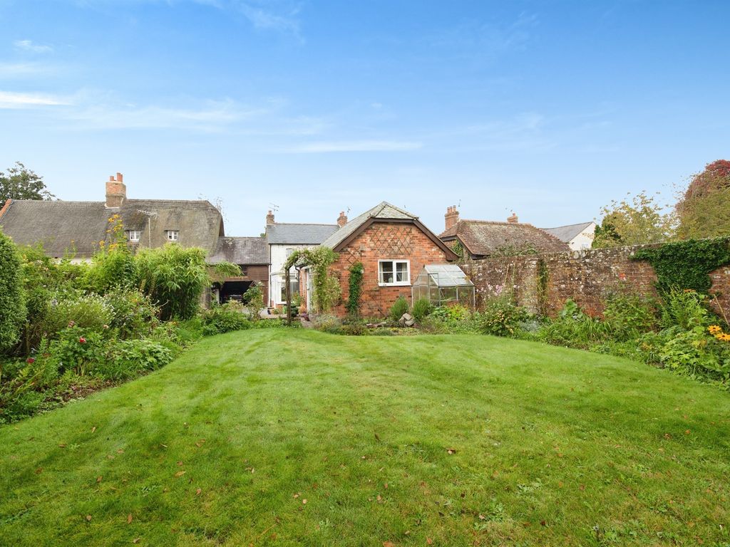 3 bed property for sale in Church Street, Fordingbridge SP6, £610,000