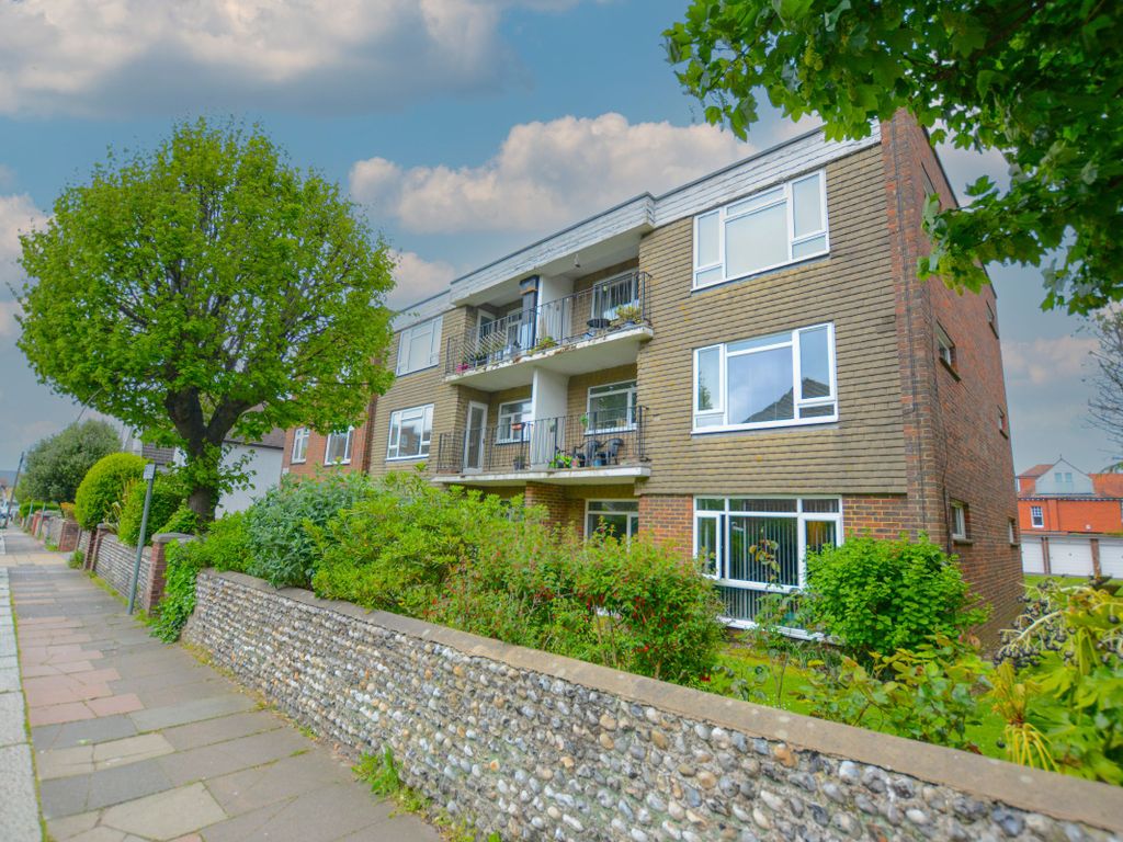2 bed flat for sale in Clifton Garden, Clifton Road, Worthing BN11 Zoopla
