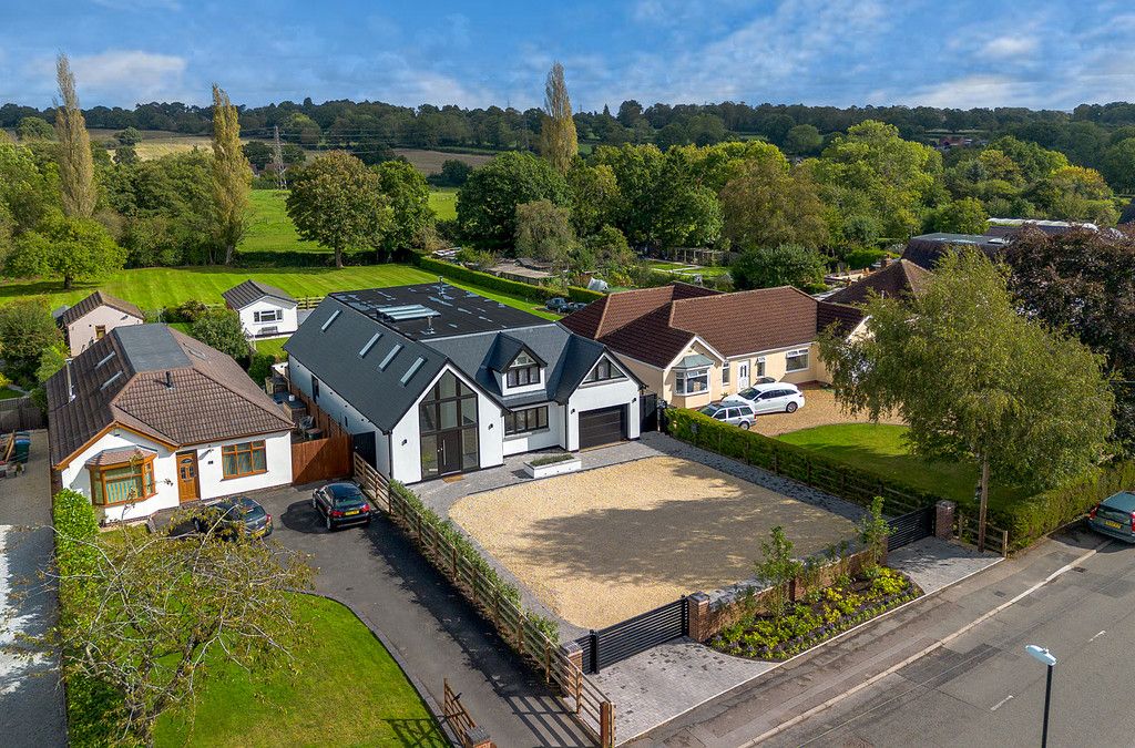 4 bed detached house for sale in Hawkes Mill Lane Allesley Coventry