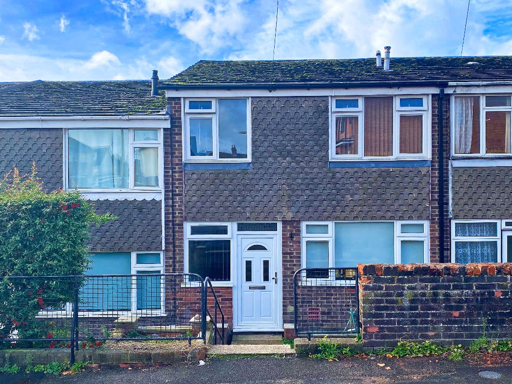 3 bed terraced house to rent in Eddy Road, Aldershot GU12 Zoopla