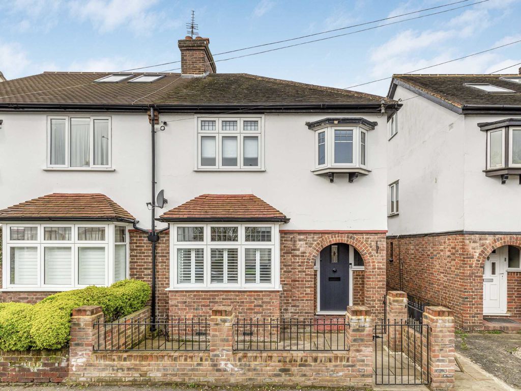 3 bed semidetached house to rent in Herbert Road, Kingston Upon Thames