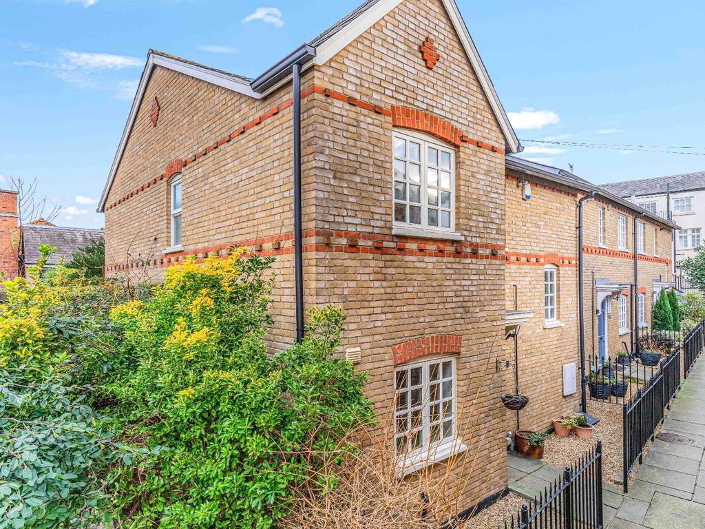 3 bed end terrace house for sale in Railway Street, Hertford SG14, £