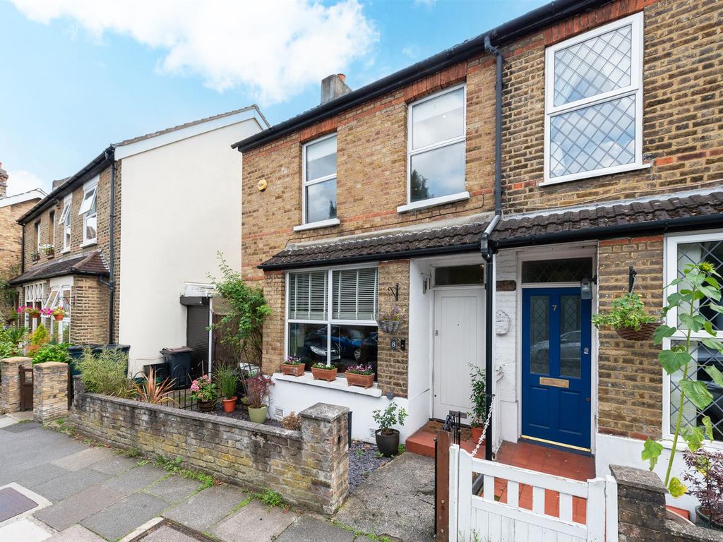 2 bed semidetached house for sale in Warner Road, Bromley BR1, £