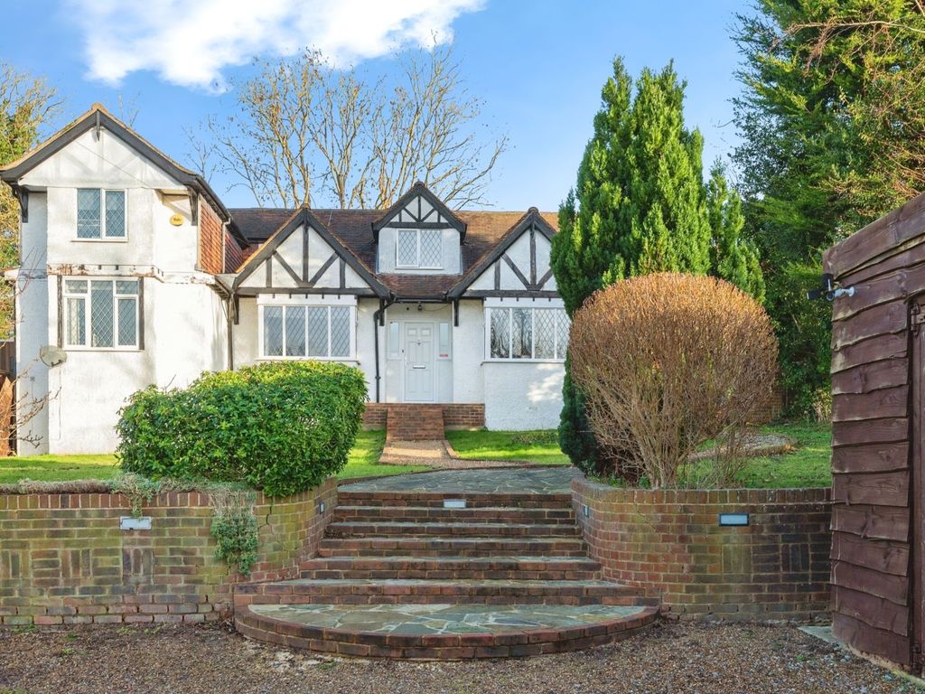 4 bed detached house for sale in Rosebery Road, Epsom KT18, £975,000
