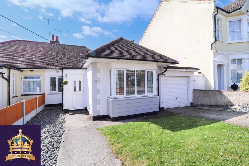 2 bed semidetached bungalow for sale in The Crescent, Hadleigh