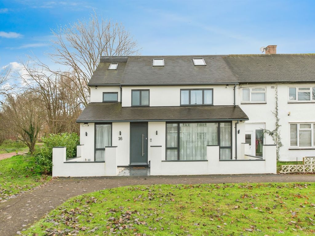 3 bed end terrace house for sale in Sinderby Close, Borehamwood WD6, £