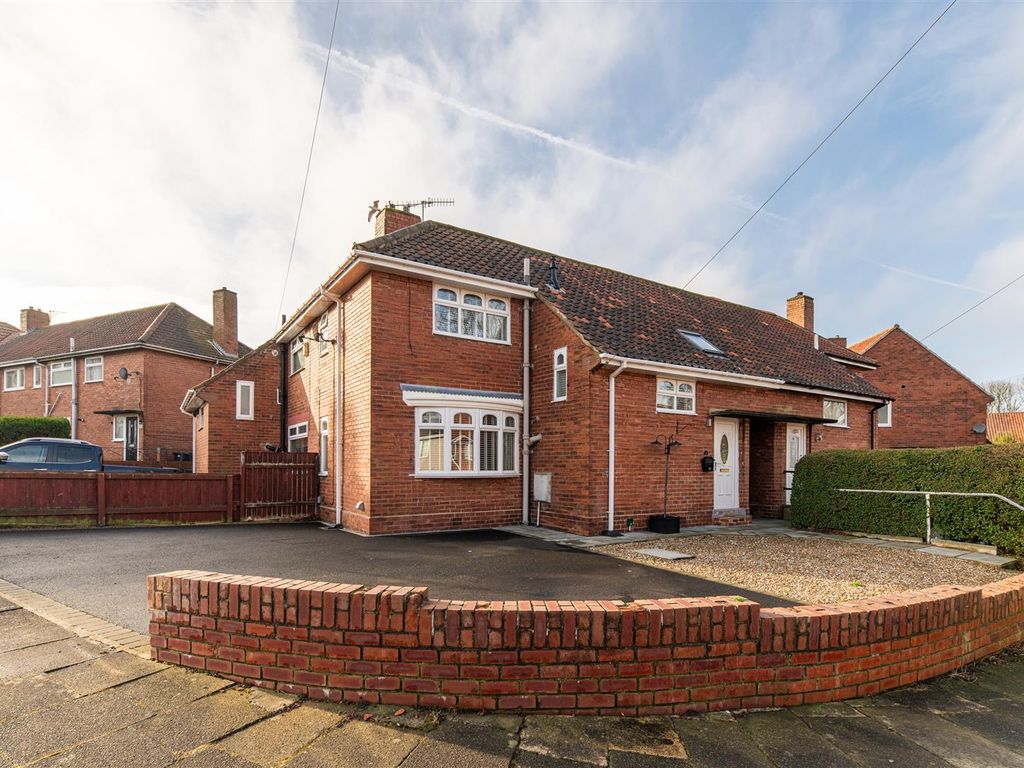 3 bed semidetached house for sale in Cheviot Gardens, Lobley Hill