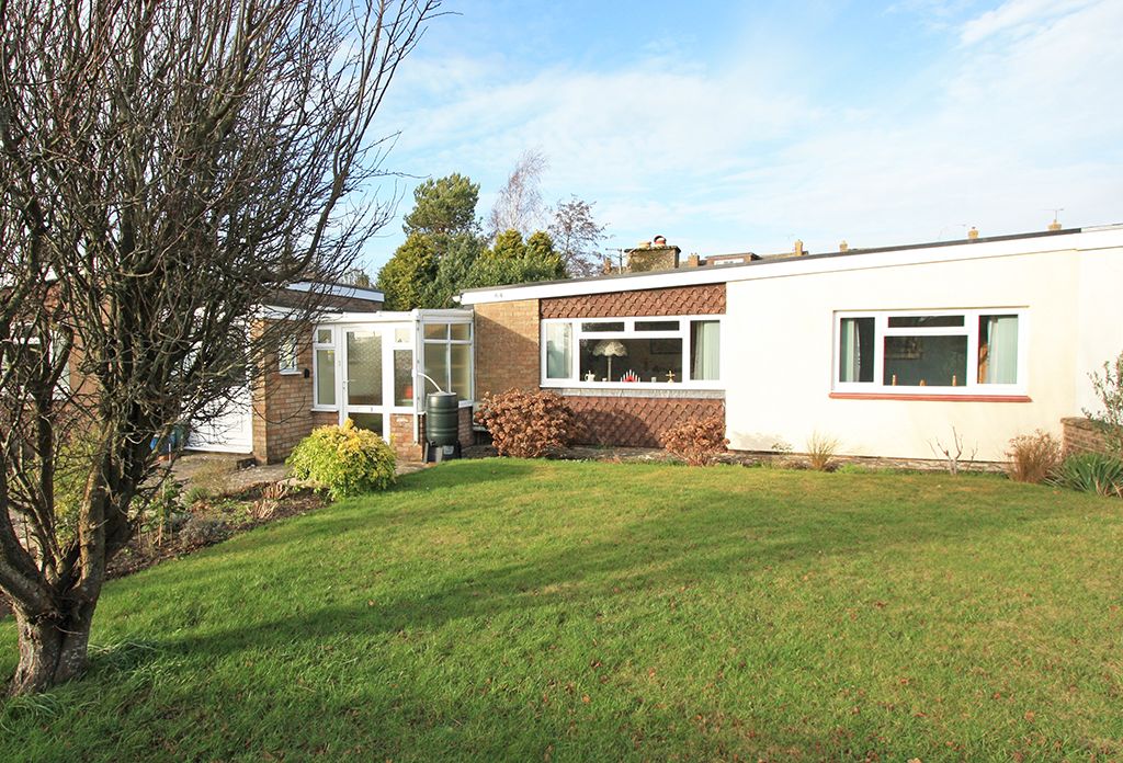 2 bed bungalow for sale in Cricklade Road, Highworth SN6, £330,000 Zoopla