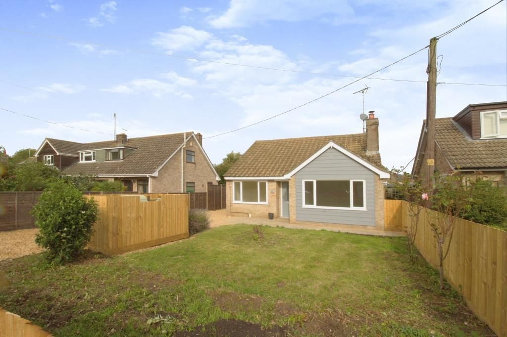 2 bed detached bungalow for sale in School Lane, Warmington PE8, £