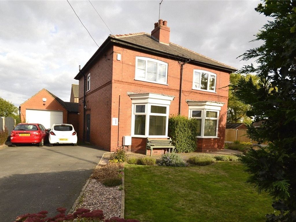 4 bed detached house for sale in Cemetery Road, Hatfield, Doncaster DN7