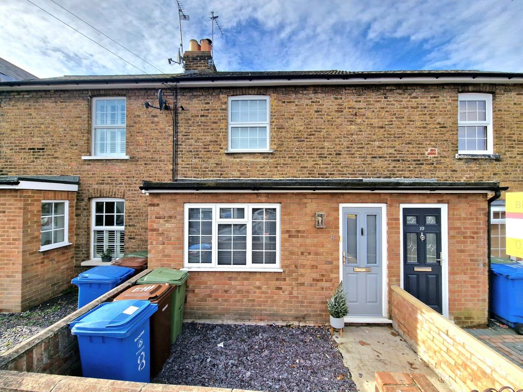 2 bed terraced house for sale in Somerset Road, Farnborough, Hampshire