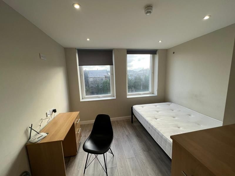 1 bed flat to rent in Colonnade House, 201 Sunbridge Road, Bradford