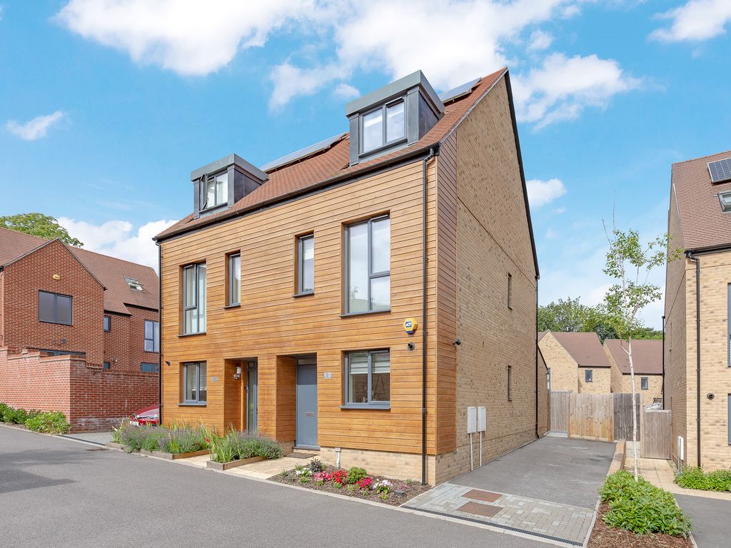 3 bed semidetached house for sale in Close, Coulsdon CR5 Zoopla