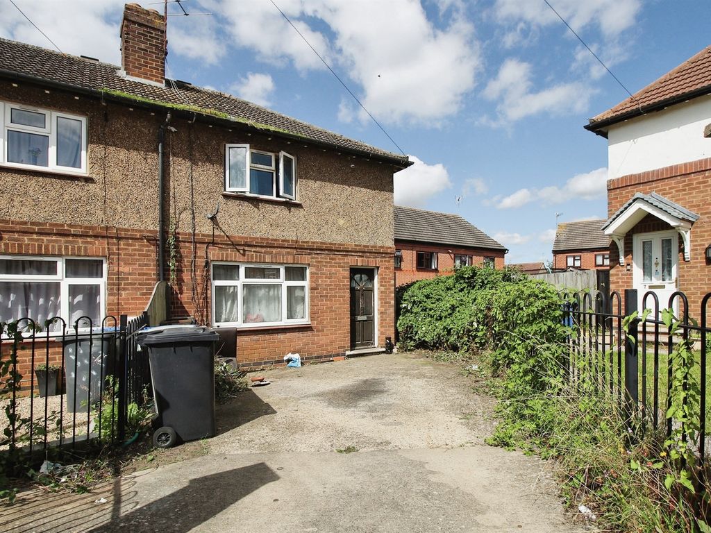 2 bed end terrace house for sale in Rosewood Place, Kettering NN16, £