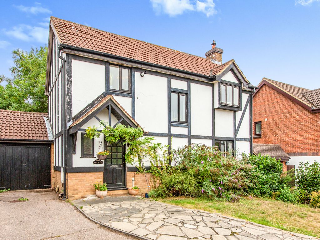 4 bed detached house for sale in Byfield Road, Papworth Everard CB23