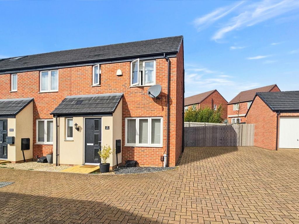 3 bed end terrace house for sale in Walmer Close, Northampton NN5, £