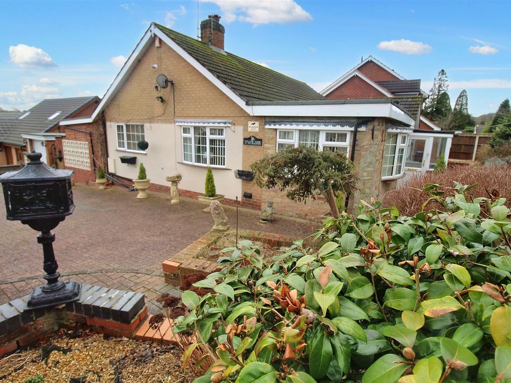 3 bed detached bungalow for sale in The Meadows, Endon, StokeOnTrent