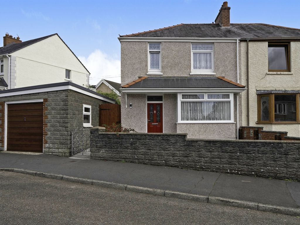 3 bed semidetached house for sale in Dulais Drive, Aberdulais, Neath