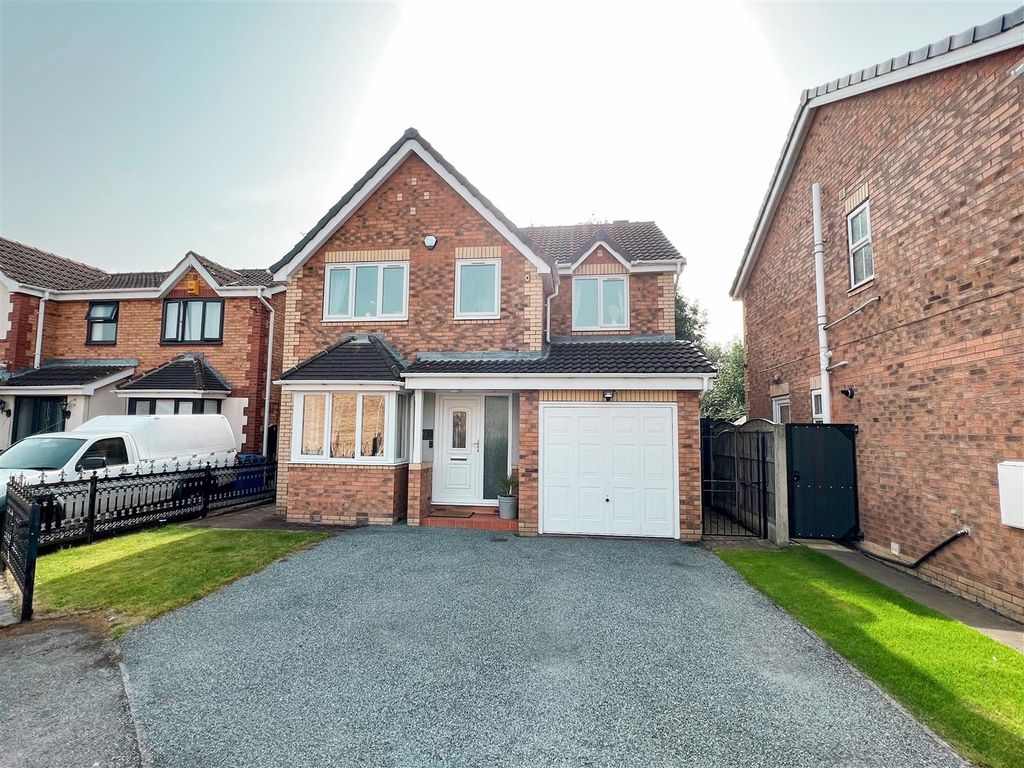 4 bed detached house for sale in Grange View, Balby, Doncaster DN4, £