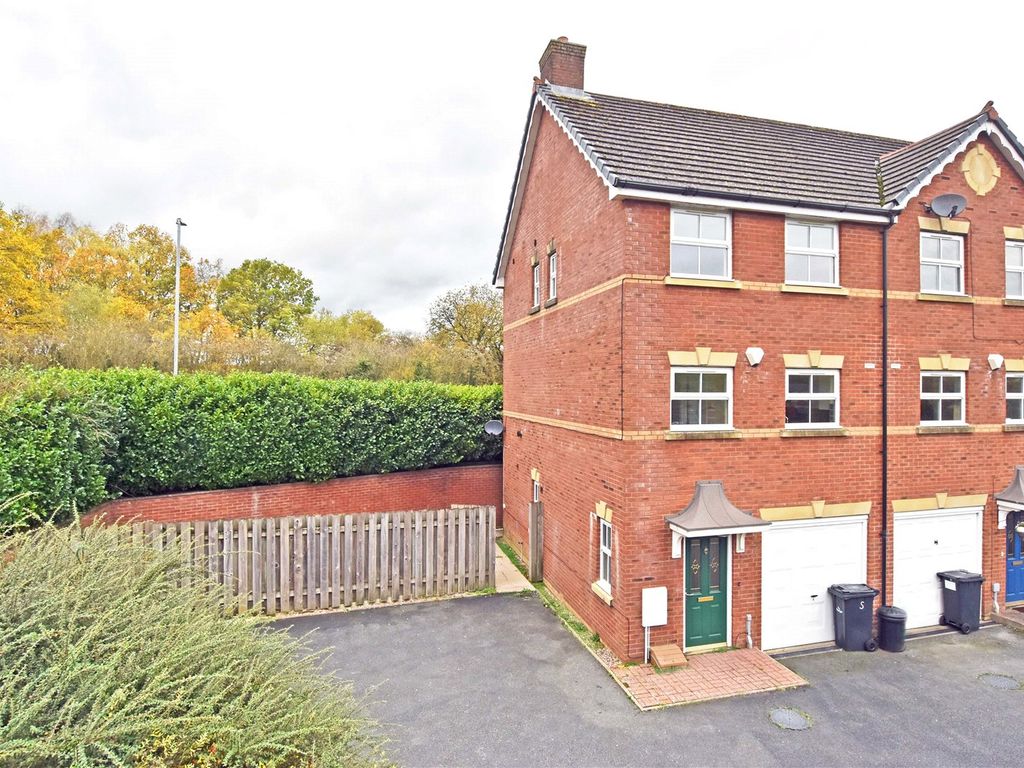 3 bed end terrace house for sale in Cedar Ridge, Wellington Road