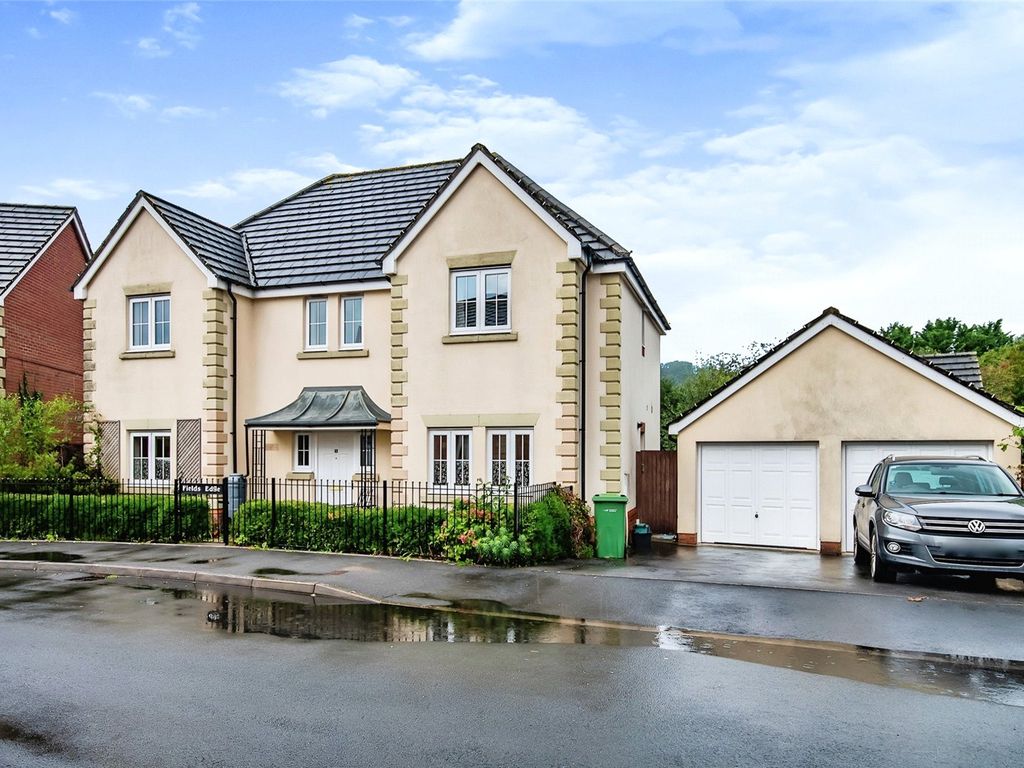 4 bed detached house for sale in Llwyn Yr Eos, Carmarthen