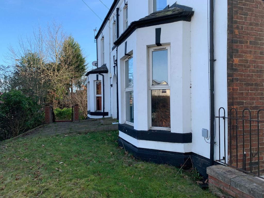 2 bed flat for sale in Bury Old Road, Prestwich M25 Zoopla
