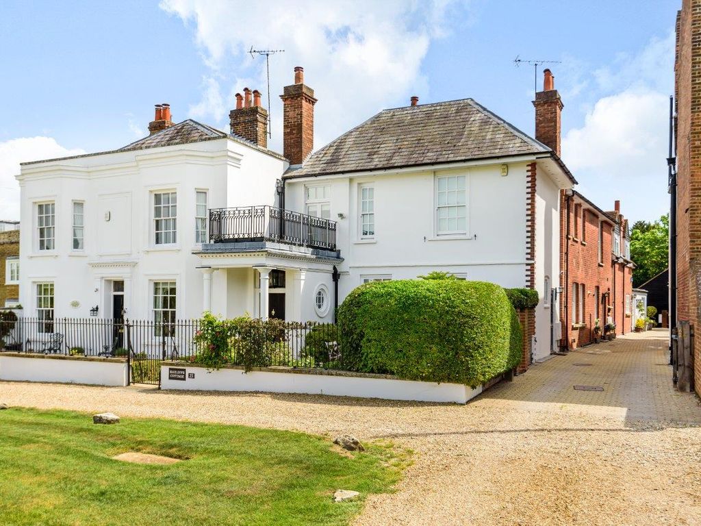 3 bed mews for sale in West Common, Gerrards Cross SL9, £1,175,000 Zoopla