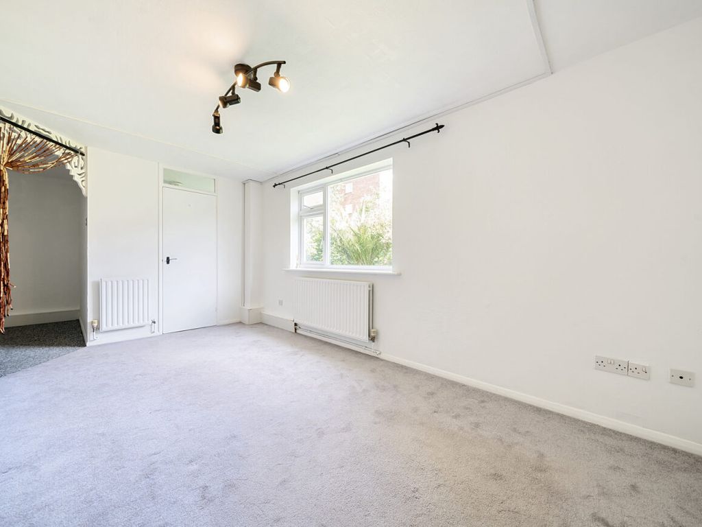 1 bed flat to rent in Makepeace Road, Northolt UB5, £1,200 pcm Zoopla