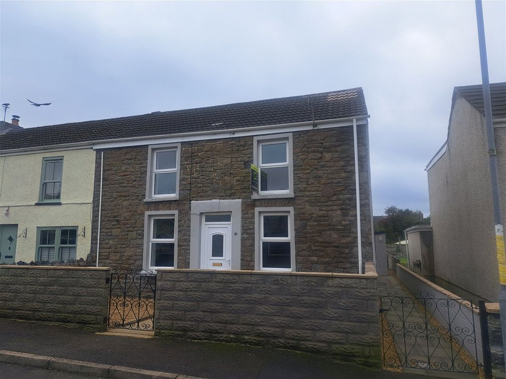 4 bed semidetached house for sale in Water Street, Gwaun Cae Gurwen