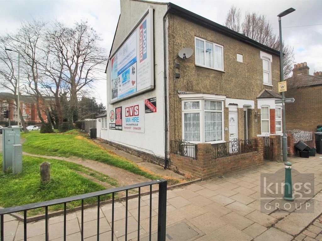 3 bed semidetached house for sale in Queens Road, Waltham Cross EN8, £