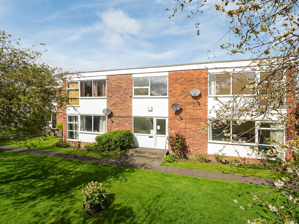 1 bed flat for sale in Wyncliffe Court, Moortown, Leeds LS17, £125,000