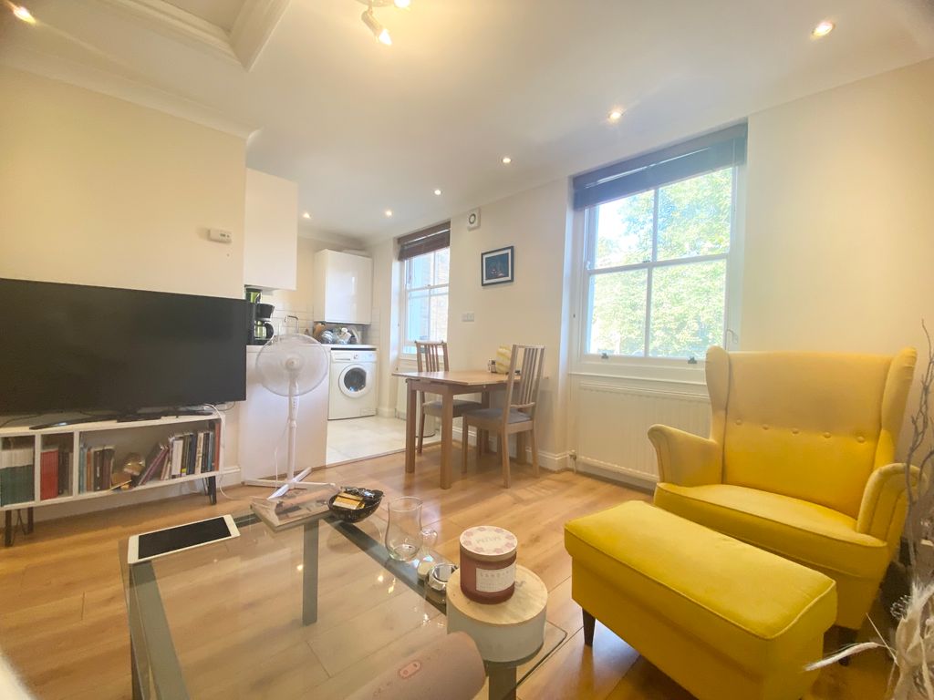 1 bed flat to rent in Notting Hill Gate, London W11, £1,950 pcm Zoopla