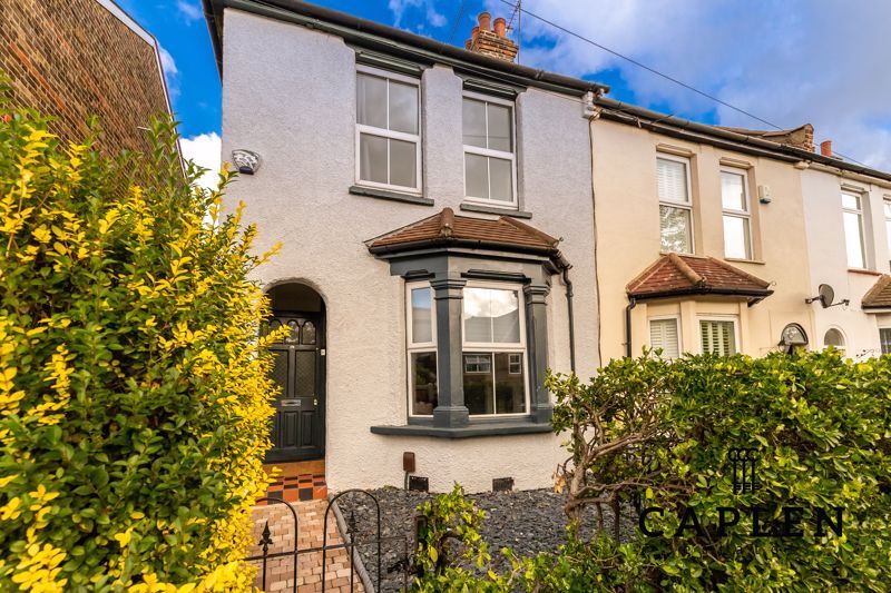 4 bed terraced house to rent in Lower Queens Road, Buckhurst Hill IG9