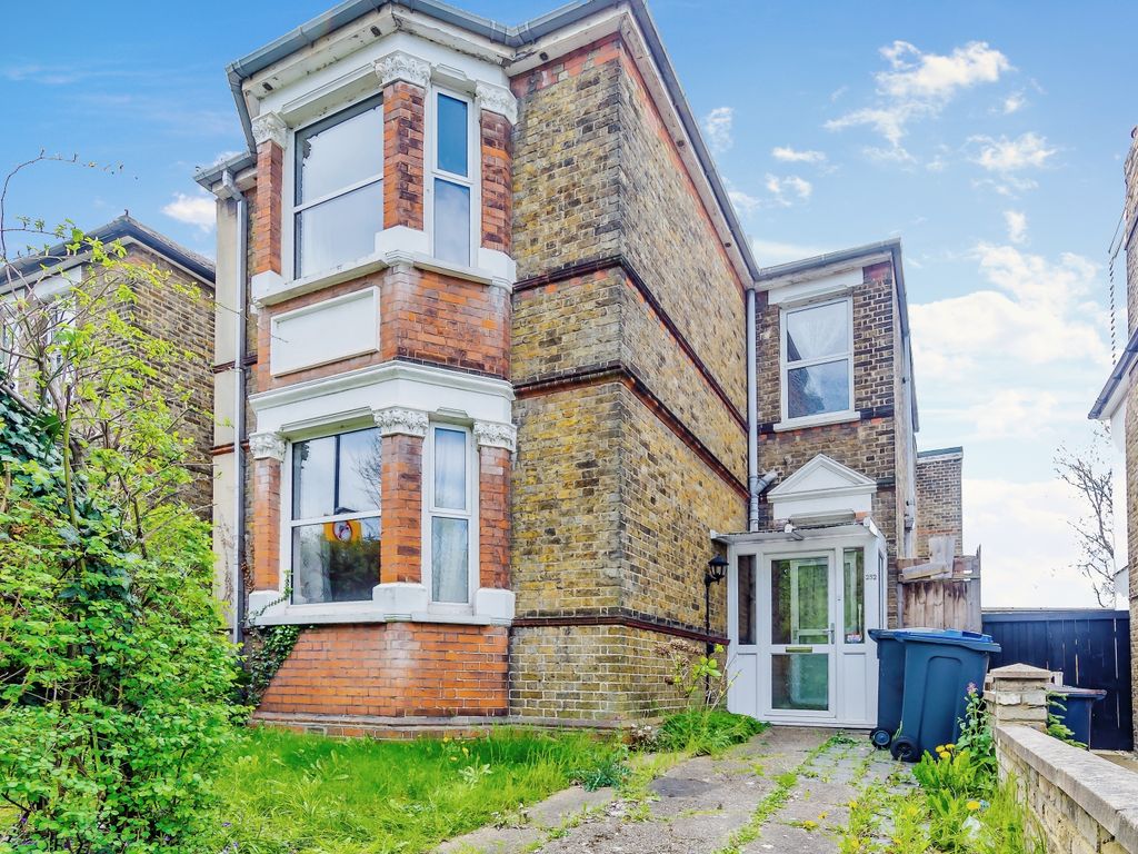 4 bed detached house for sale in Selsdon Road, South Croydon CR2, £