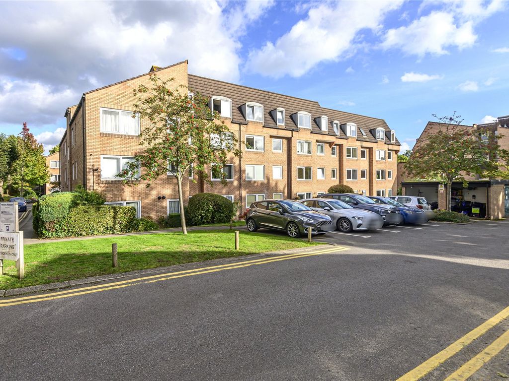 1 bed flat for sale in Woking, Surrey GU22 Zoopla