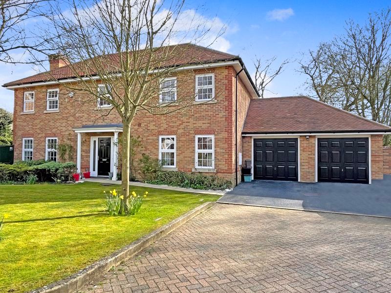 4 bed detached house for sale in Copperfields, High HP12 Zoopla