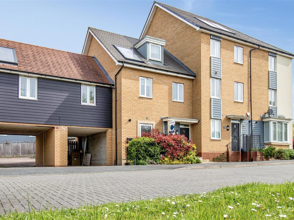 3 bed town house for sale in Syward Row, Wolverton, Milton Keynes MK12