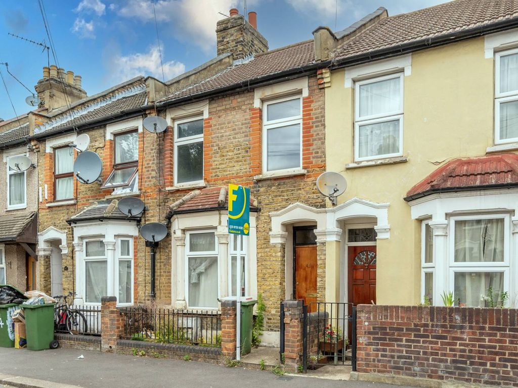 2 bed terraced house for sale in Brock Road, Plaistow, London E13 Zoopla