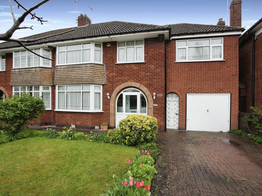4 bed semidetached house for sale in Wheelwright Lane, Ash Green