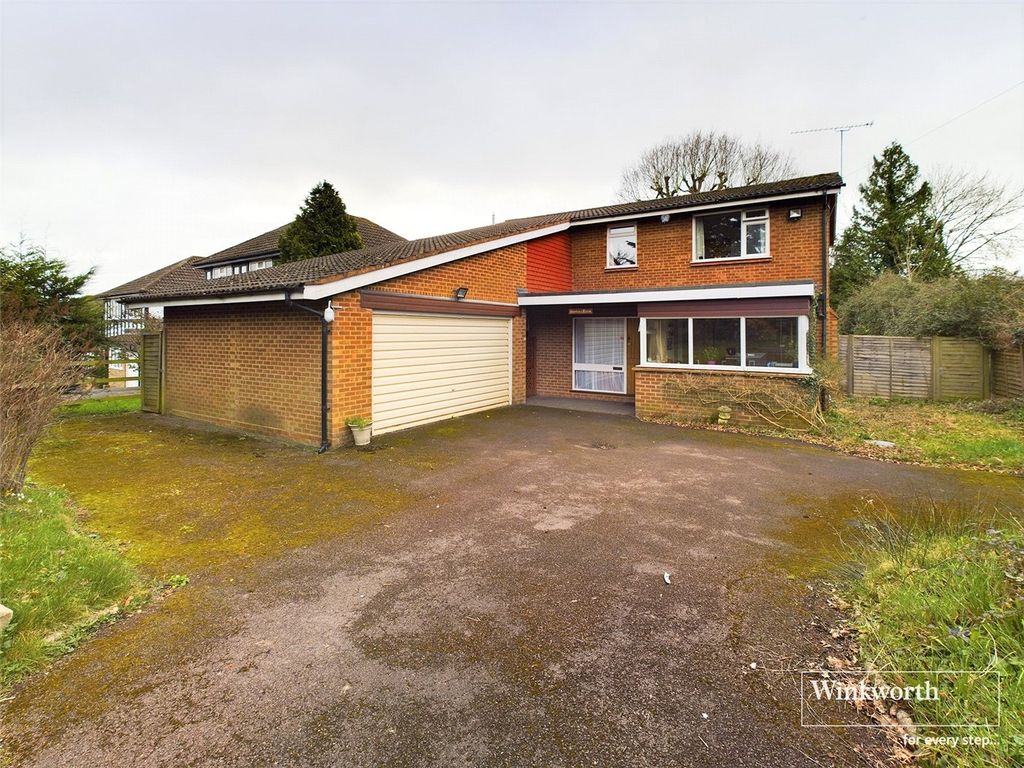 4 bed detached house for sale in Pearmans Glade, Shinfield Road