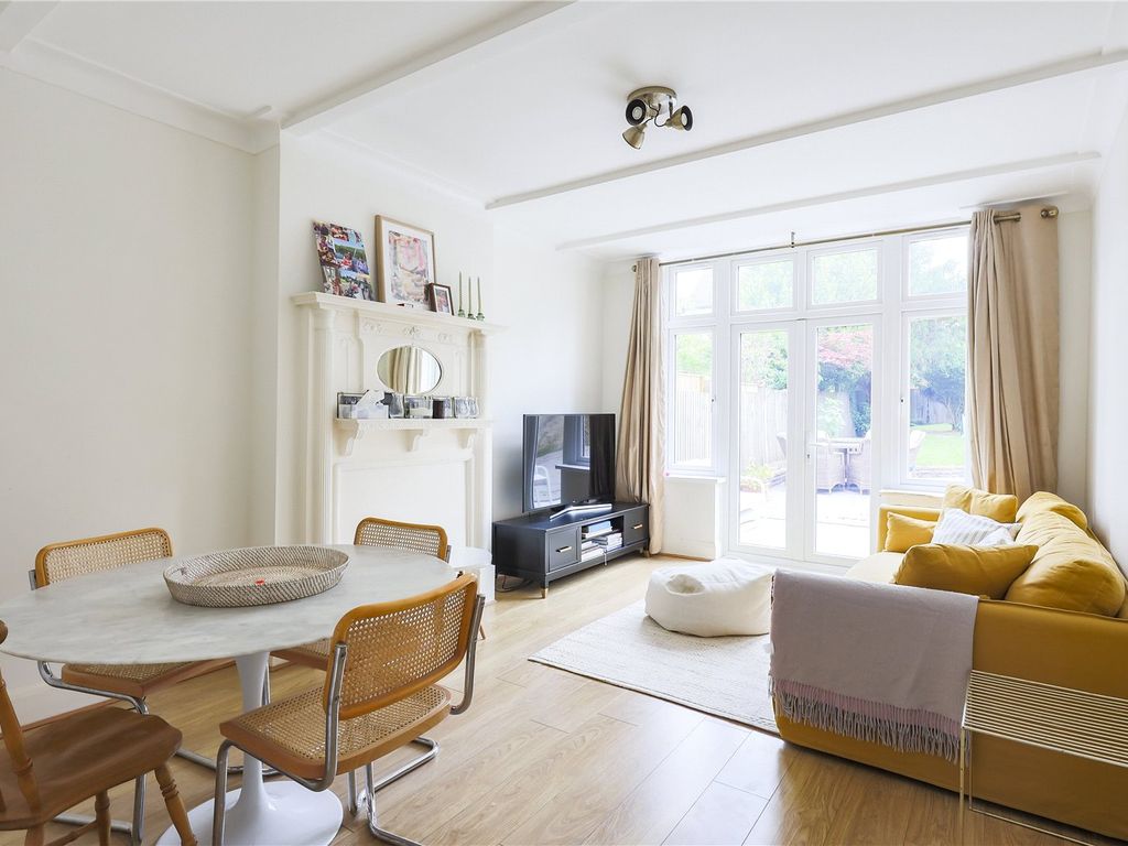 4 bed semidetached house to rent in Nether Street, West Finchley