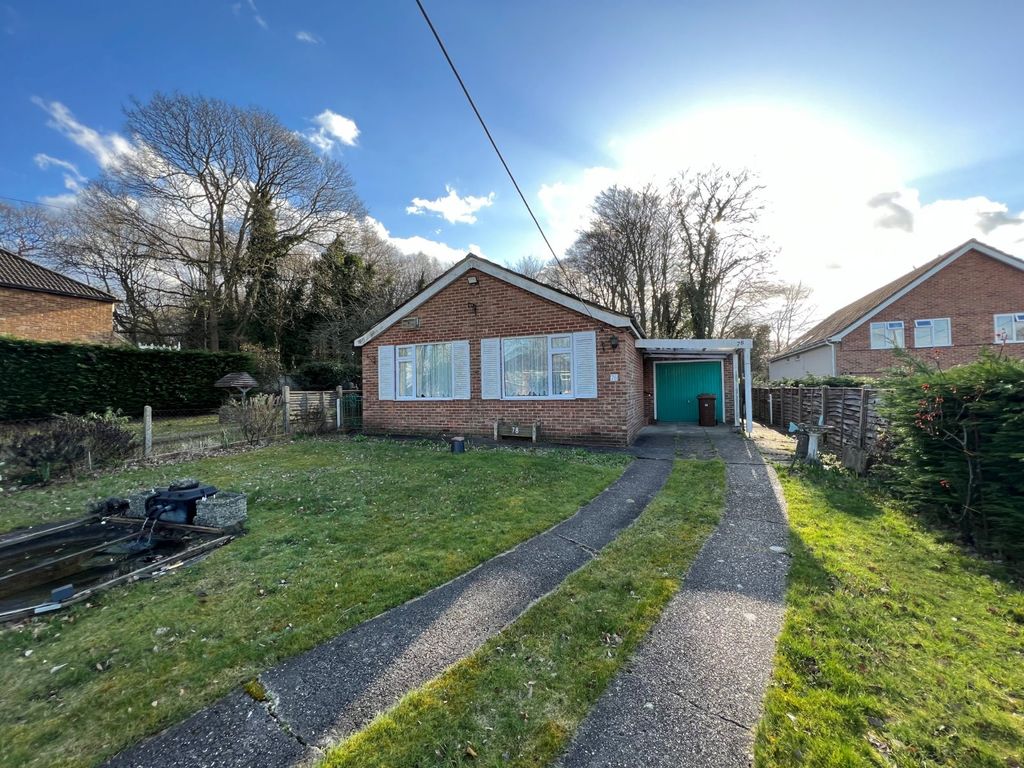 2 bed bungalow for sale in Dargets Road, Chatham, Kent ME5 Zoopla