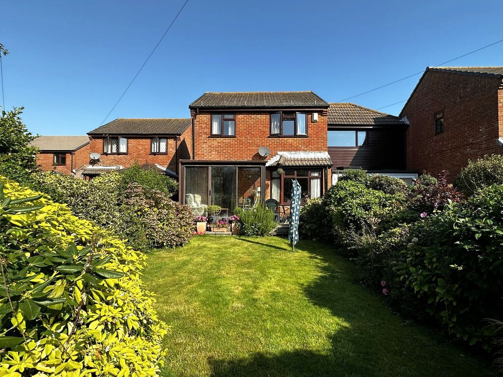 3 bed linkdetached house for sale in Rhyme Hall Mews, Fawley SO45, £