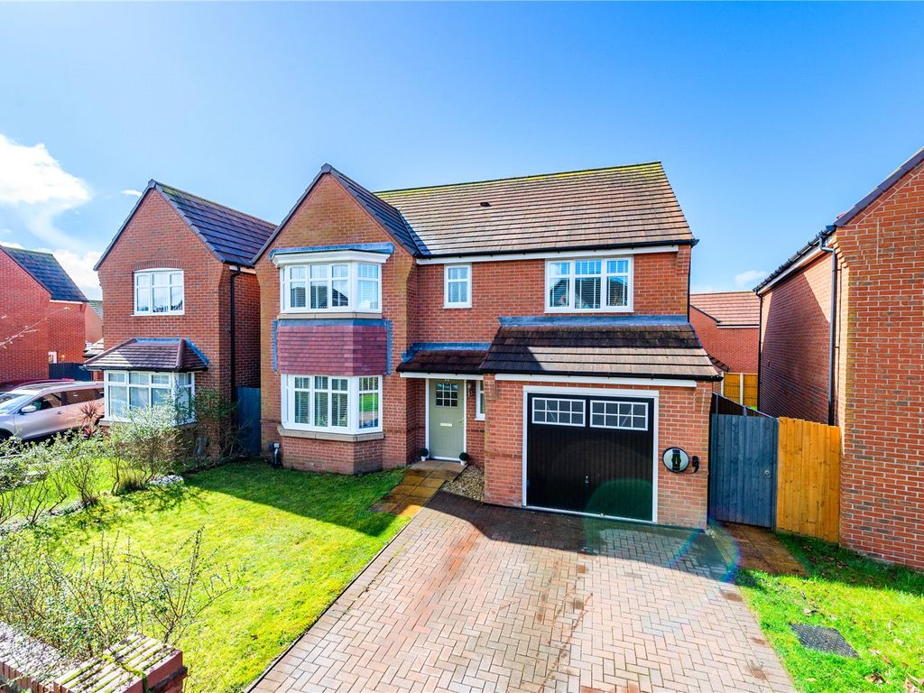 4 Bed Detached House For Sale In York Road, Priorslee, Telford ...