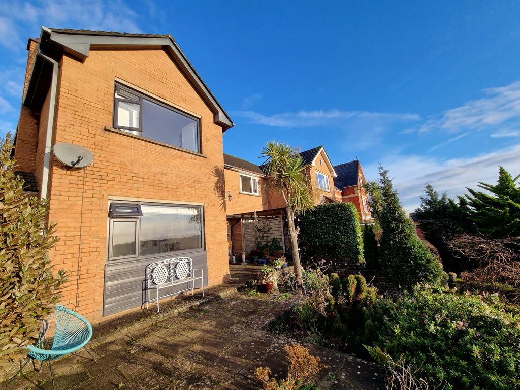 4 bed detached house for sale in Porthkerry Road, Barry CF62, £385,000