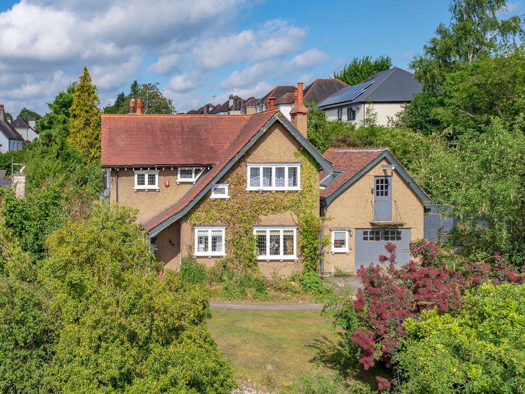4 bed detached house for sale in Woodcote Grove Road, Coulsdon CR5 Zoopla