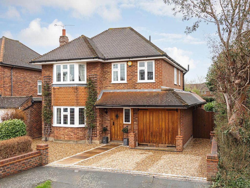 4 bed detached house for sale in Southfields, East Molesey KT8 Zoopla