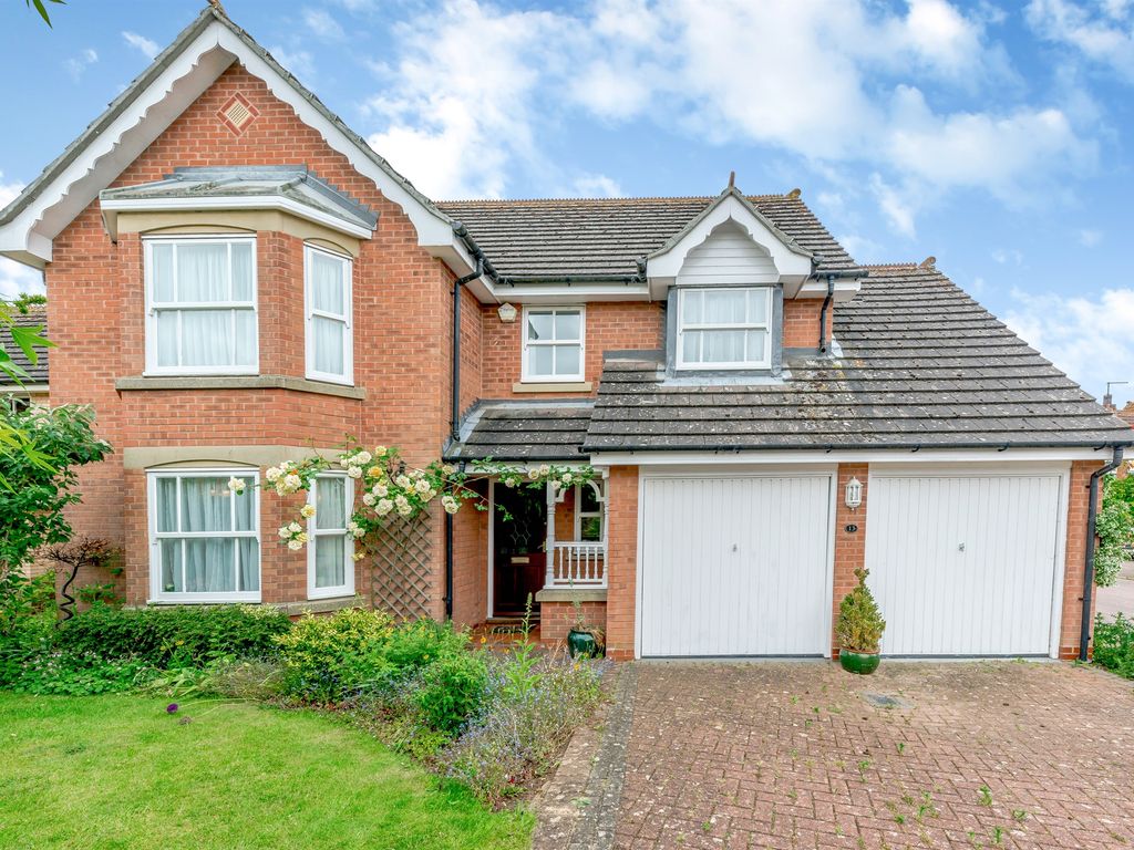 4 bed detached house for sale in Hawthorn Drive, Uppingham, Oakham LE15